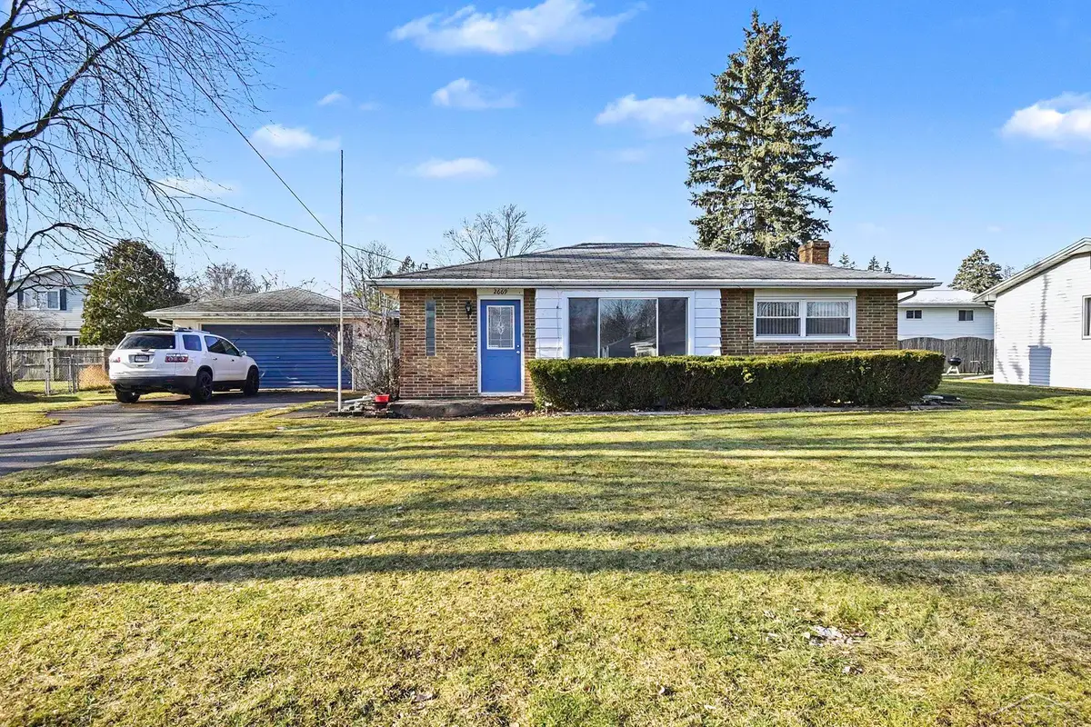 2669 Valley Drive, Saginaw, MI 48603 - #1