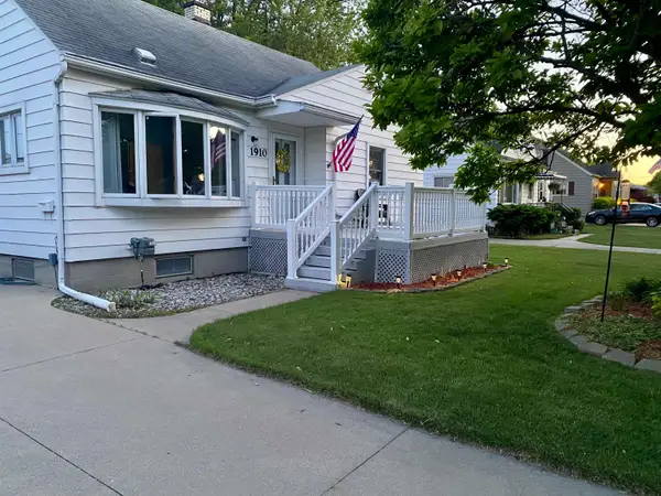 1910 33rd, Bay City, MI 48708