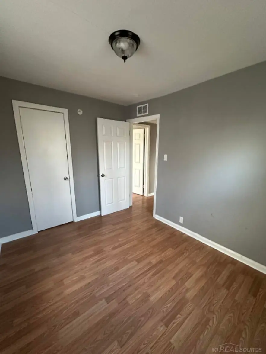 8701 Toepfer, Warren, MI 48089 - Image #2