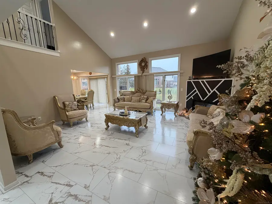 47040 W Wayford Drive, Shelby Township, MI 48315 - Image #3