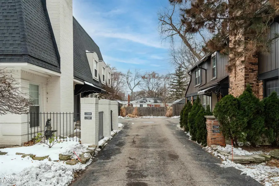 22029 Shore Pointe, Saint Clair Shores, MI 48080 - Image #3