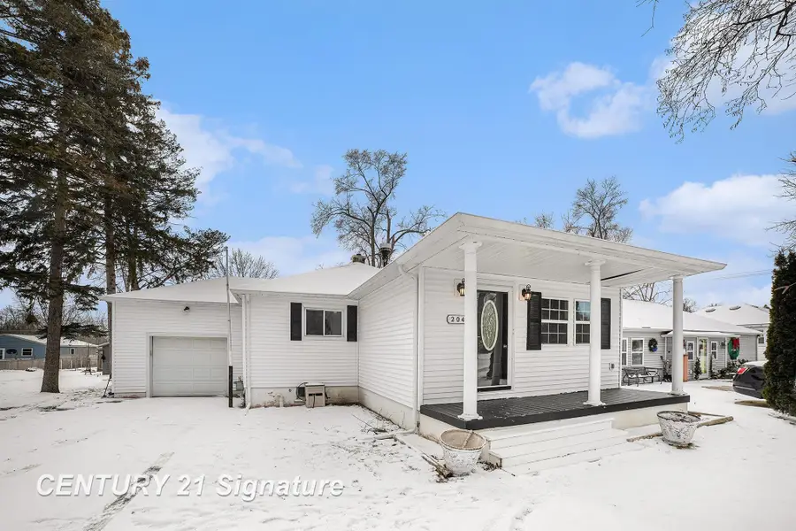 204 E North, Saint Charles, MI 48655 - Image #2