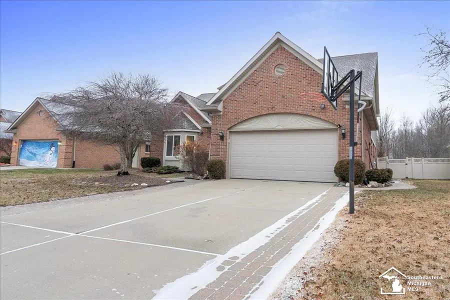 27196 Hawthorne, Flat Rock, MI 48134 - Image #2