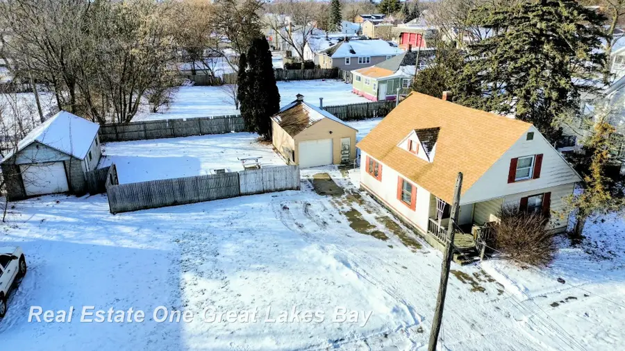 2027 N Charles, Saginaw, MI 48602 - Image #2