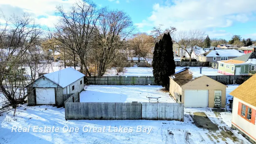 2027 N Charles, Saginaw, MI 48602 - Image #3