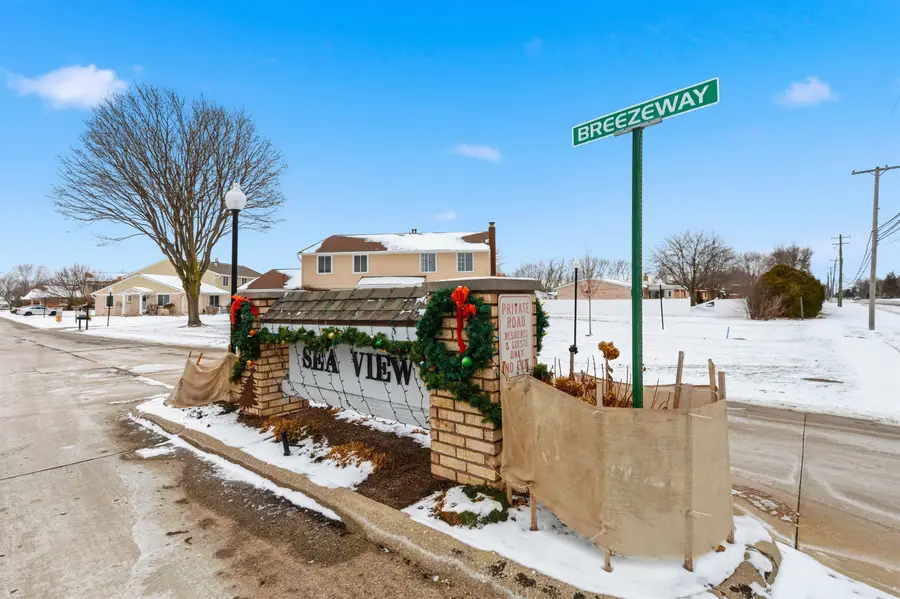 31603 Breezeway #62, New Baltimore, MI 48047 - Image #2