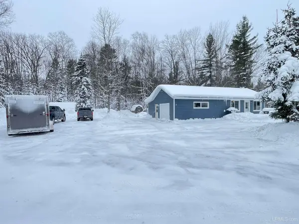 14295 Gooseneck Lake, Rapid River, MI 49878