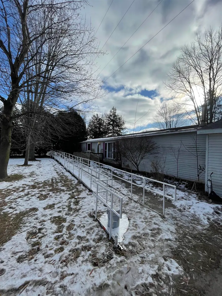 4690 E Herrick, Clare, MI 48617 - Image #2