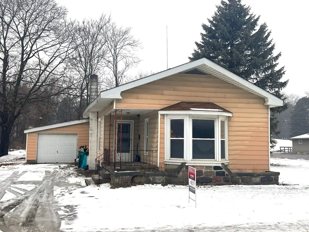 539 N Main, Perry, MI 48872 - #1