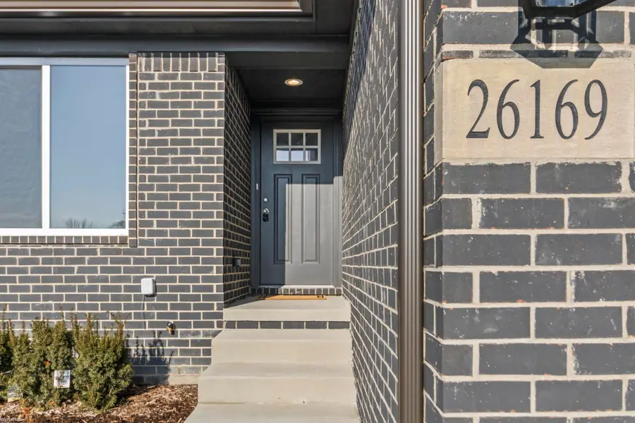 26169 Juliagrove #Unit 47/Building 12, New Baltimore, MI 48051 - Image #3