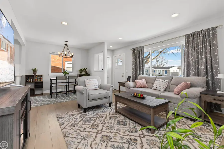 31233 Arrowhead, Saint Clair Shores, MI 48082 - Image #3