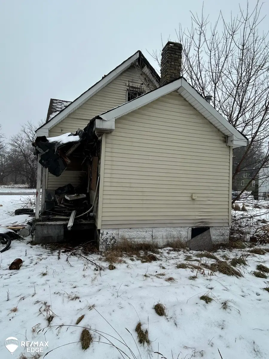 919 S 4th, Saginaw, MI 48601 - #3