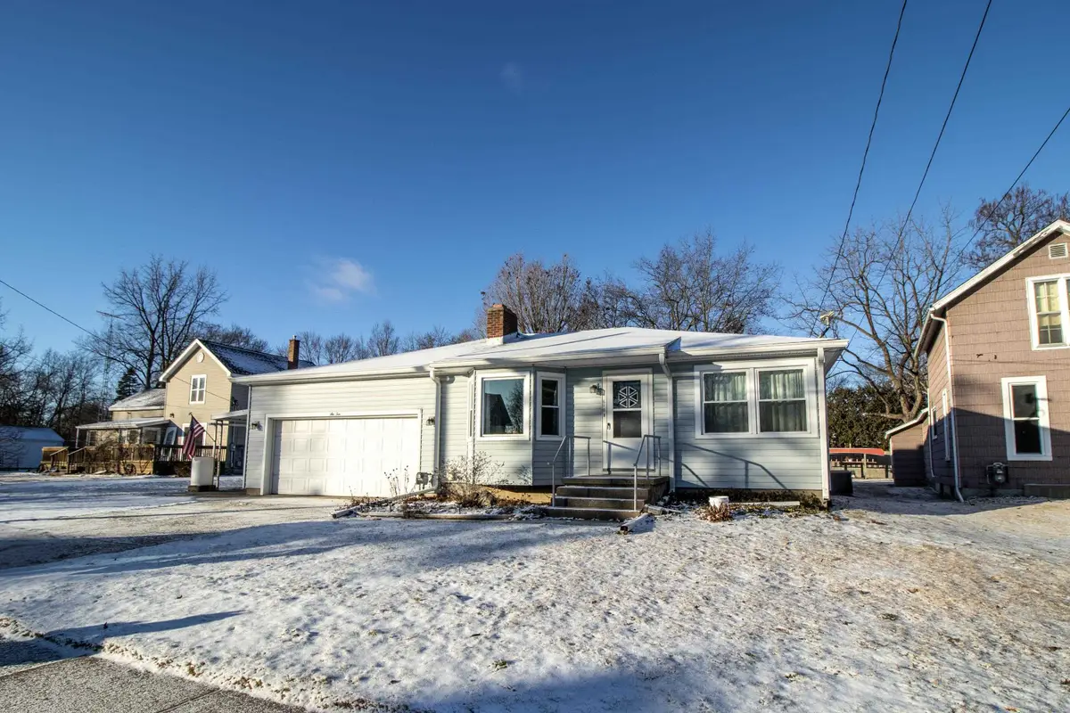 610 S Front, Chesaning, MI 48616 - #1