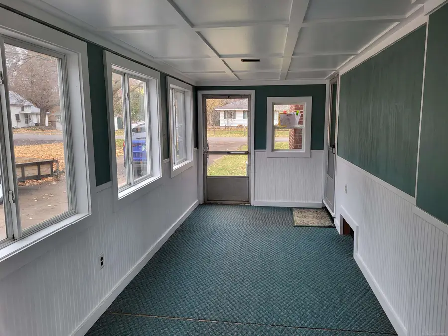 3843 Stuyvesant Ne, Grand Rapids, MI 49525 - Image #2