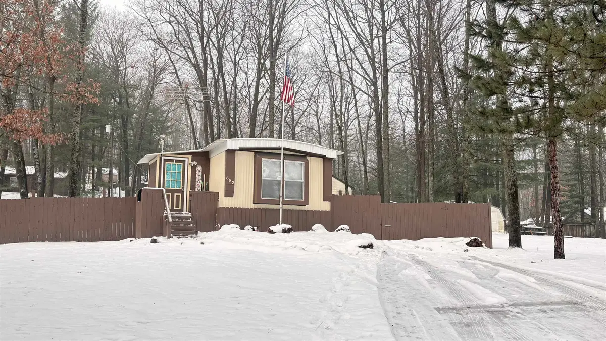682 Pine, Harrison, MI 48625 - Image #1