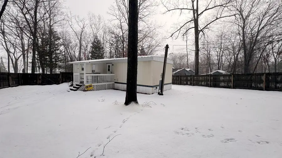 682 Pine, Harrison, MI 48625 - Image #3