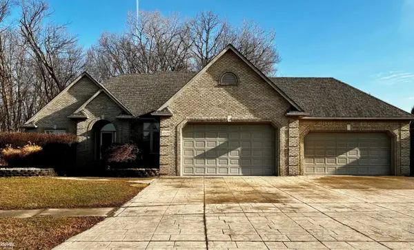 48498 Beacon Square, Macomb, MI 48044