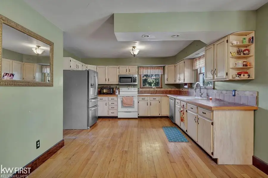 5727 Stanley, Columbiaville, MI 48421 - #3