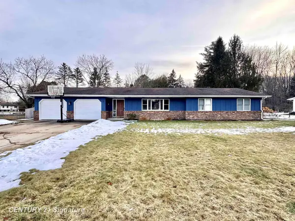 12041 Sanders, Freeland, MI 48623