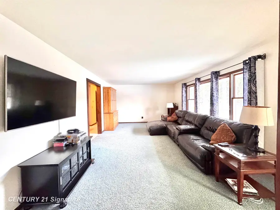 12041 Sanders, Freeland, MI 48623 - Image #2