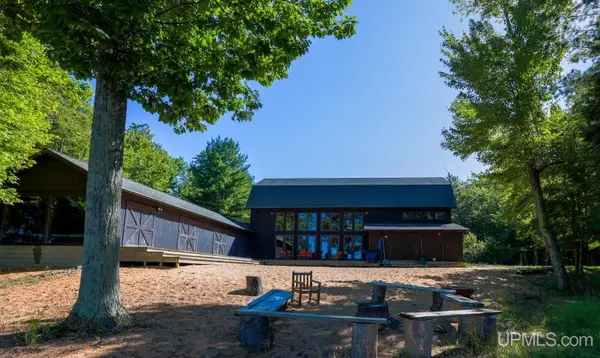 7660 R.75, Rapid River, MI 49878