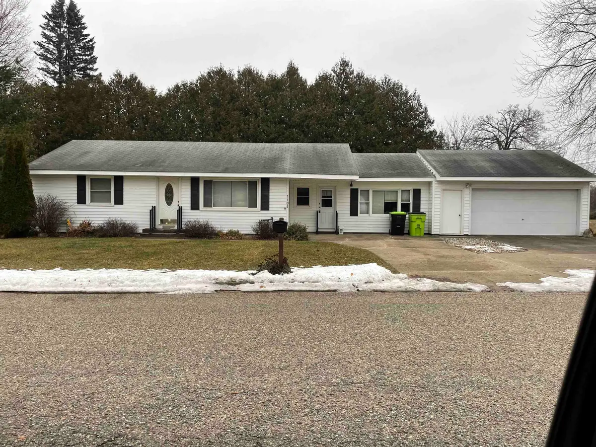 1104 Park, Clare, MI 48617 - Image #1