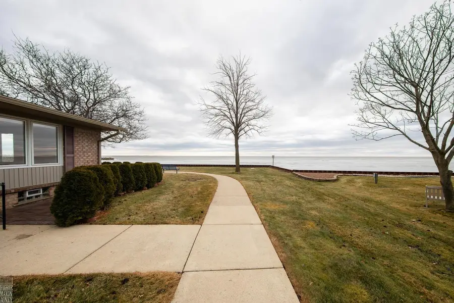 34744 W Lake, Harrison Township, MI 48045 - Image #2