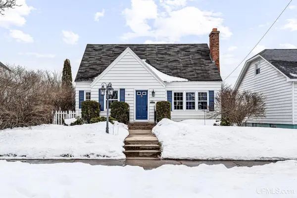 709 S 16th, Escanaba, MI 49829