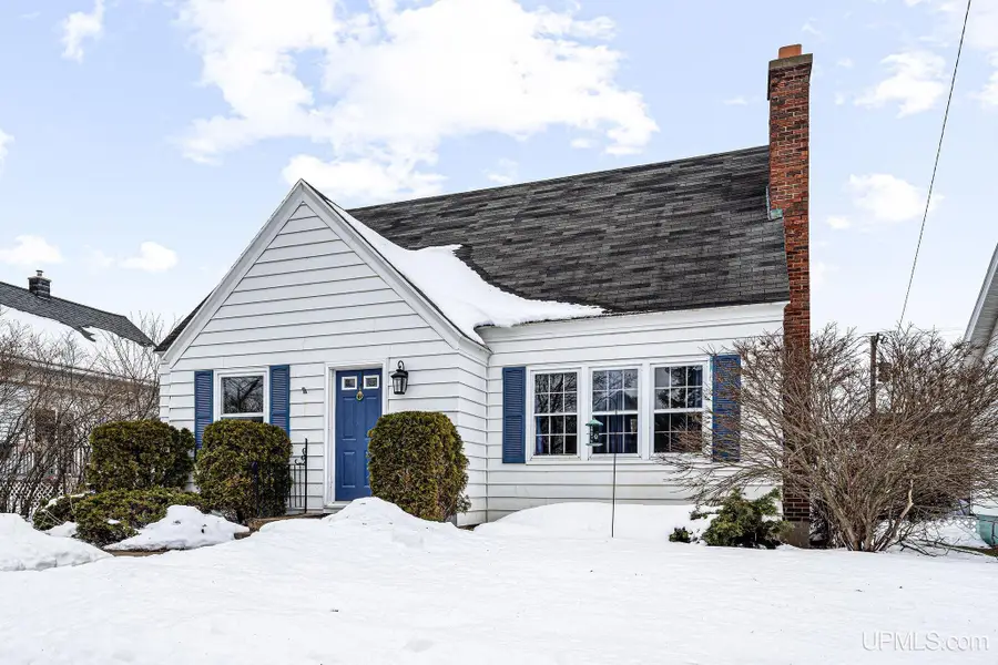 709 S 16th, Escanaba, MI 49829 - Image #2