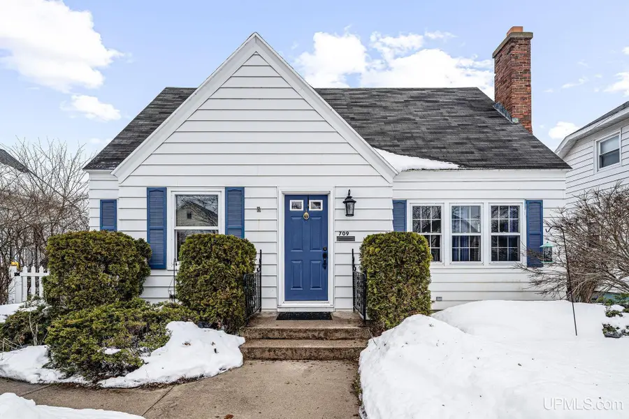 709 S 16th, Escanaba, MI 49829 - Image #3