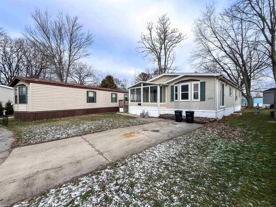 43771 Orbit, Harrison Township, MI 48045 - Image #2