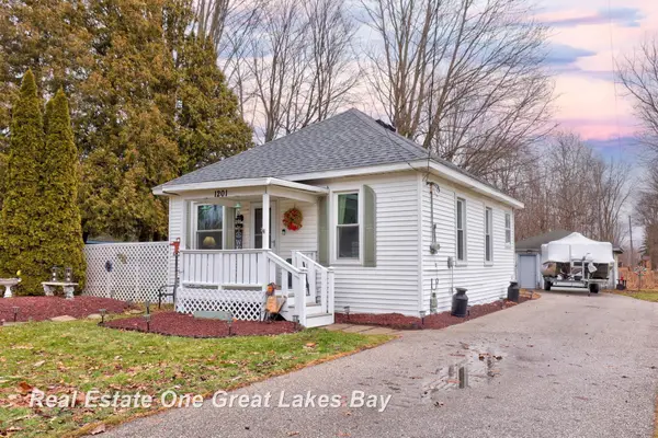 1201 Flint, Saint Charles, MI 48655