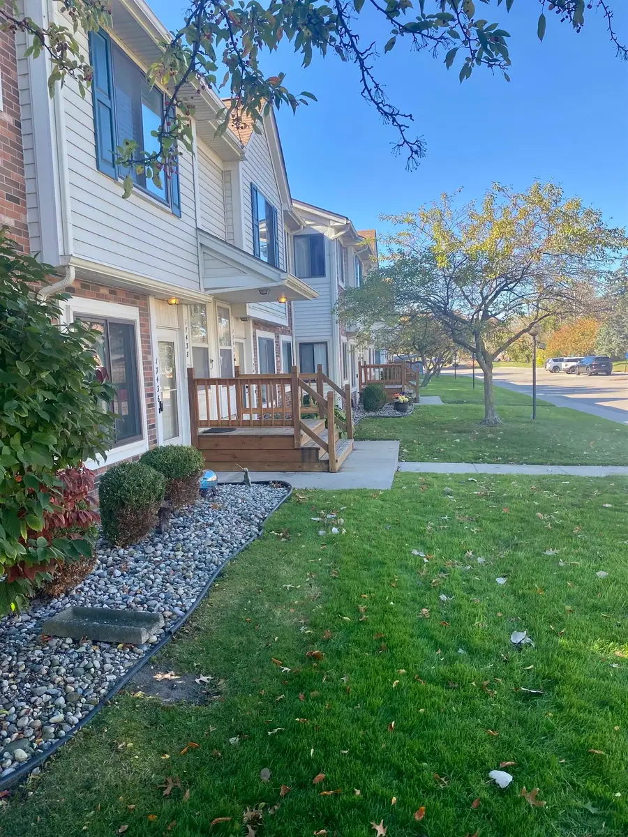 17436 Utica Oaks, Roseville, MI 48066 - Image #3