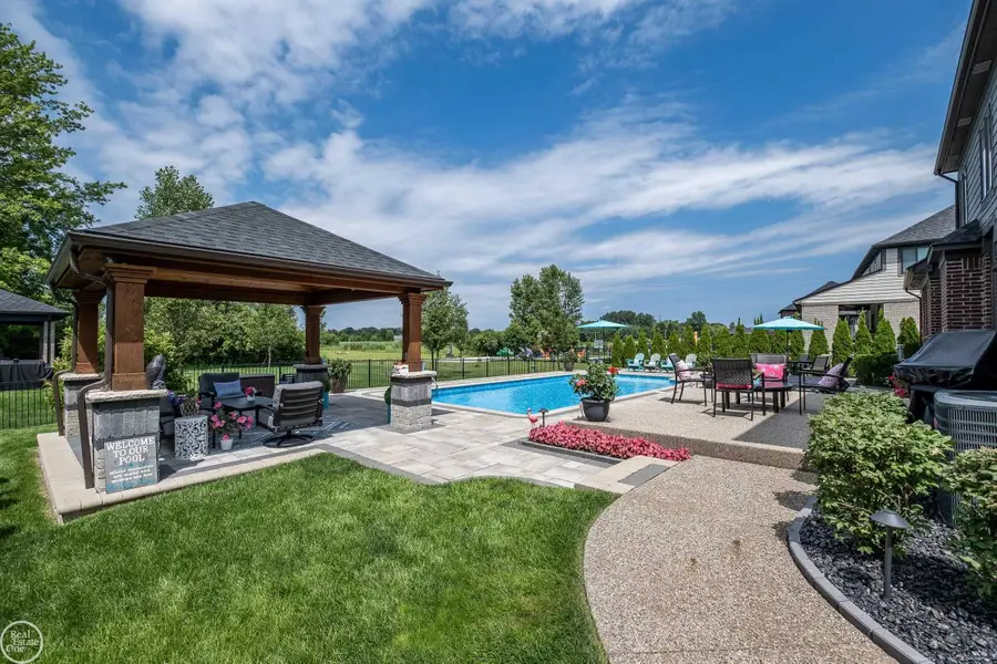 54581 Black Hills, Shelby Township, MI 48316 - Image #3