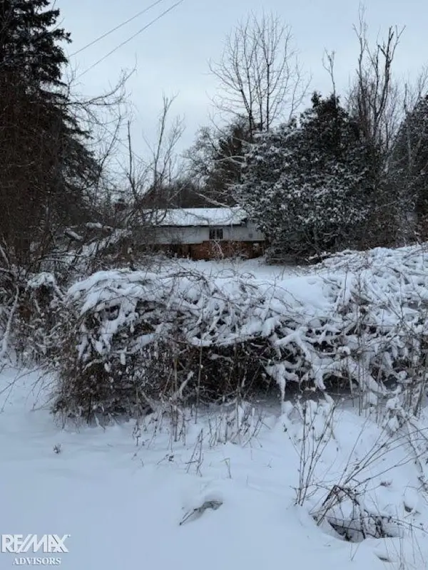 26936 Kuchenmeister, Chesterfield, MI 48051