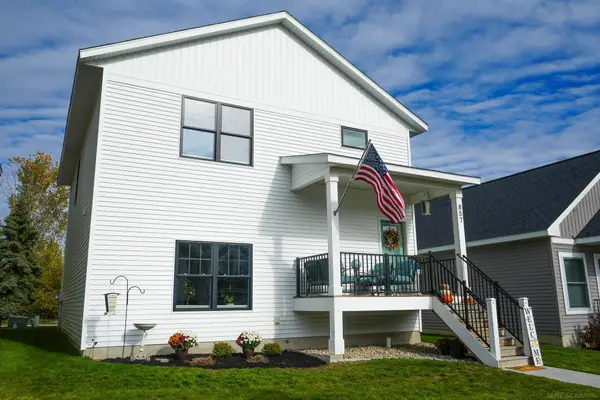 857 Winchester, Holland, MI 49423