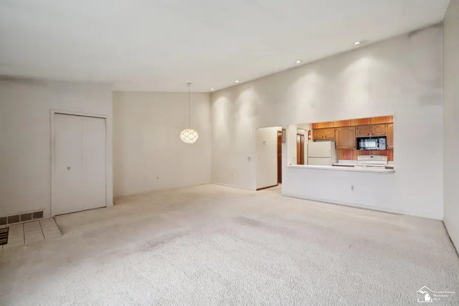16064 Holz #Unit 88, Southgate, MI 48195 - Image #3