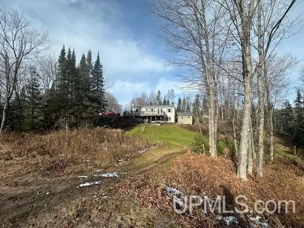 733 Co Rd Aw, Champion, MI 49814