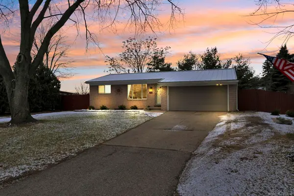 45077 Hecker, Utica, MI 48317