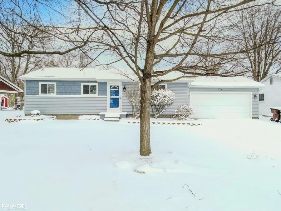 7741 Rauschelbach, Utica, MI 48317 - Image #2