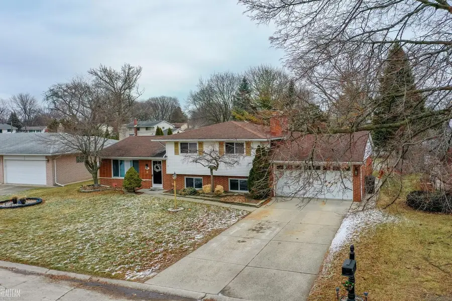 37578 Ladue, Clinton Township, MI 48036 - Image #2