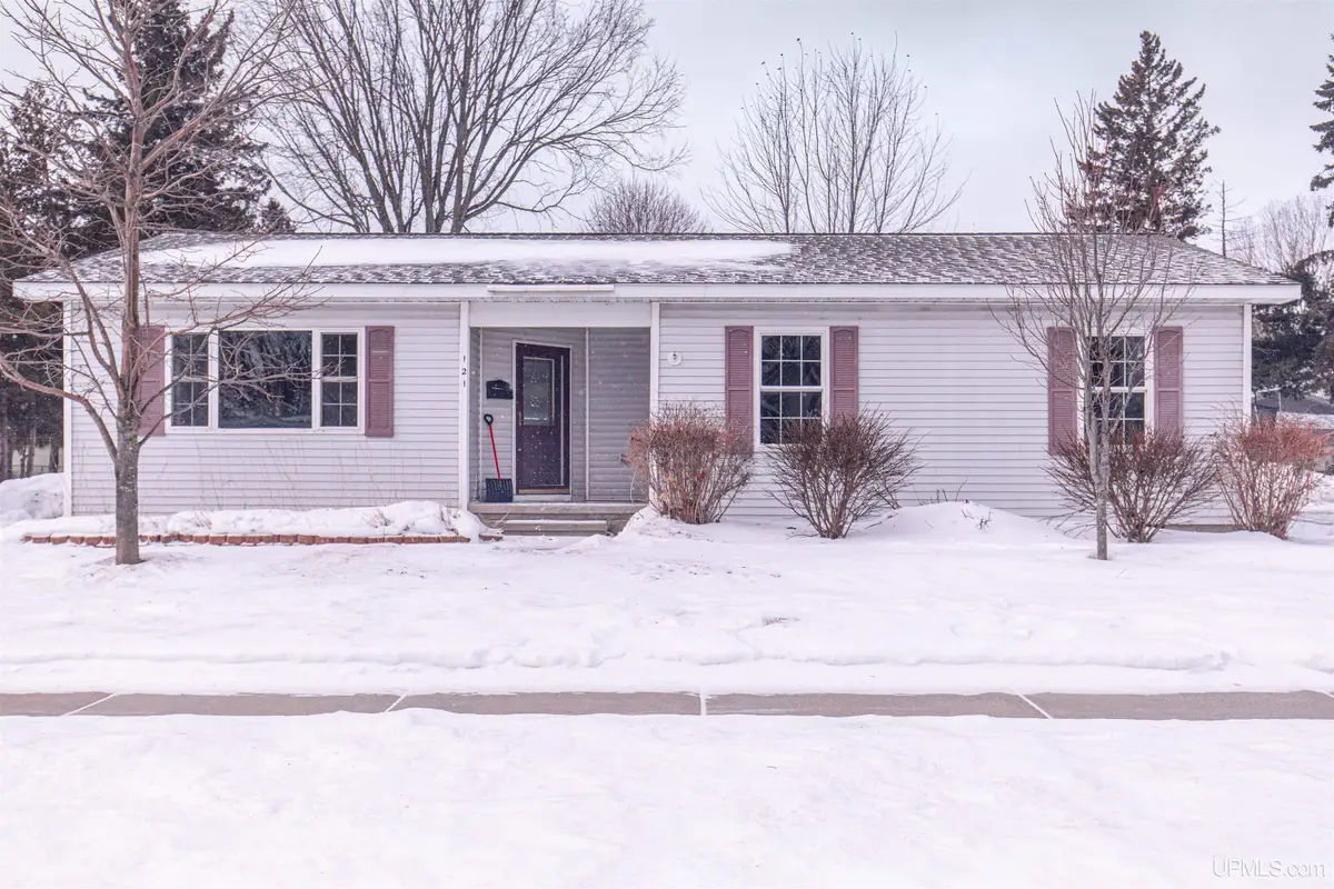 121 N Second, Manistique, MI 49854 - Image #1