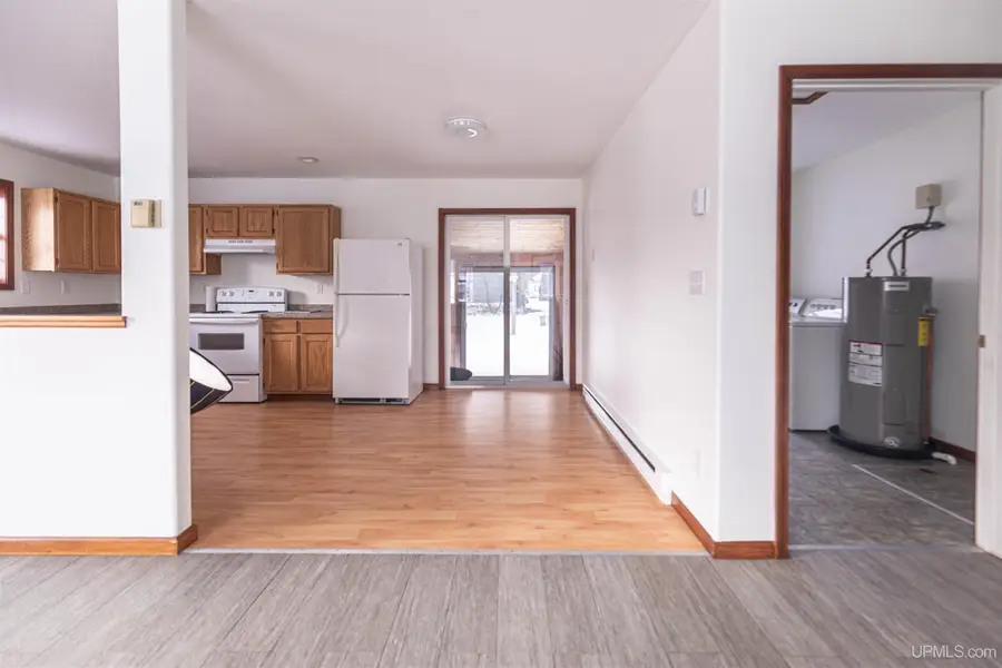 121 N Second, Manistique, MI 49854 - Image #3