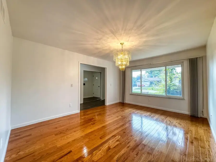37210 Almont, Sterling Heights, MI 48310 - Image #3