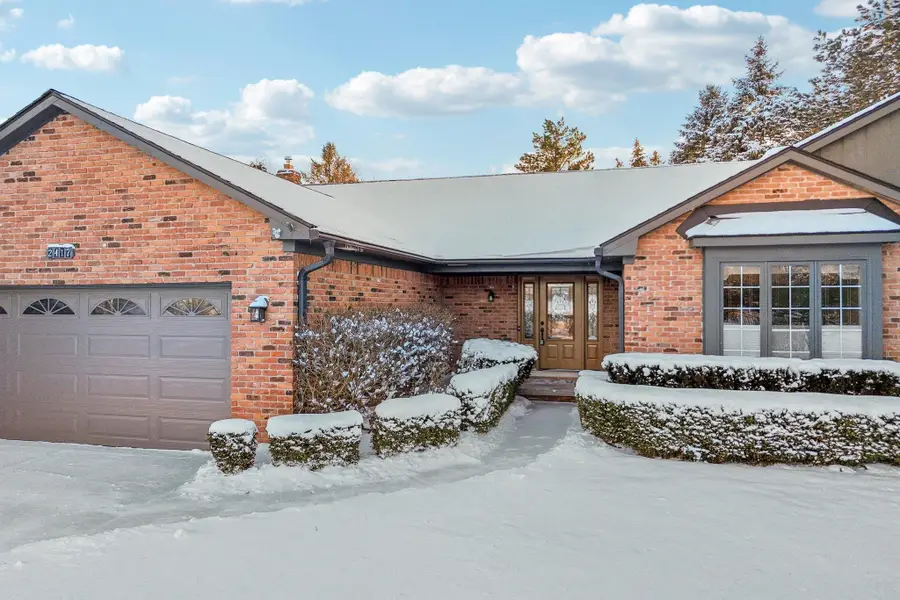 2417 Beacon Hill, Rochester Hills, MI 48309 - Image #3