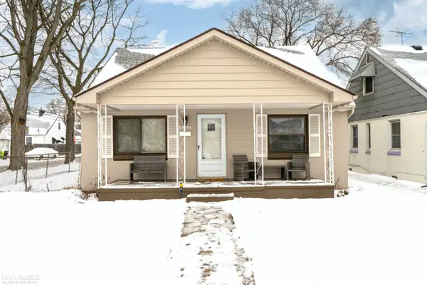 8205 State, Center Line, MI 48015