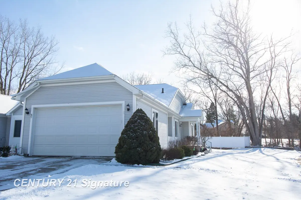 241 Aberdeen #unit 11 bldg 6, Flushing, MI 48433 - Image #1