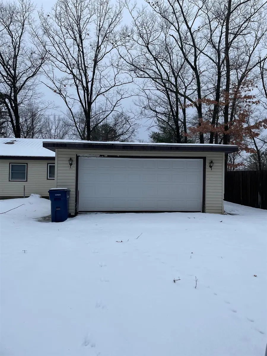 742 Lakeview, Harrison, MI 48625 - Image #3