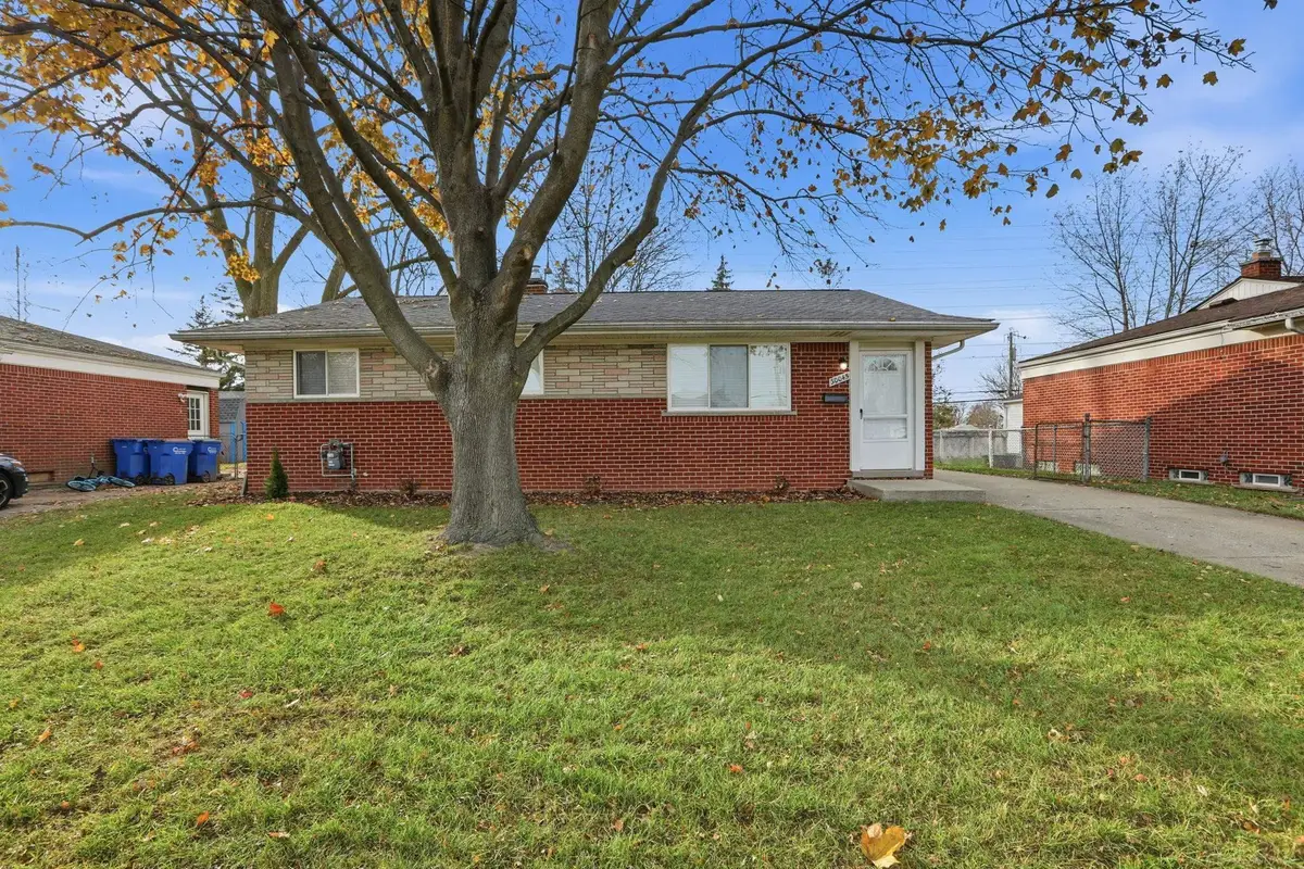 30045 N Iroquois, Warren, MI 48088 - #1