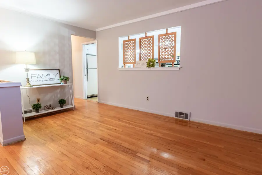 27443 Strathmoor, Warren, MI 48092 - Image #3